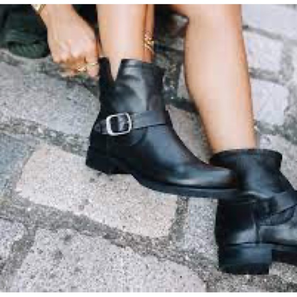 FRYE VERONICA MOTO BLACK LEATHER BOOTIE BUCKLE NIB SZ 6.5
